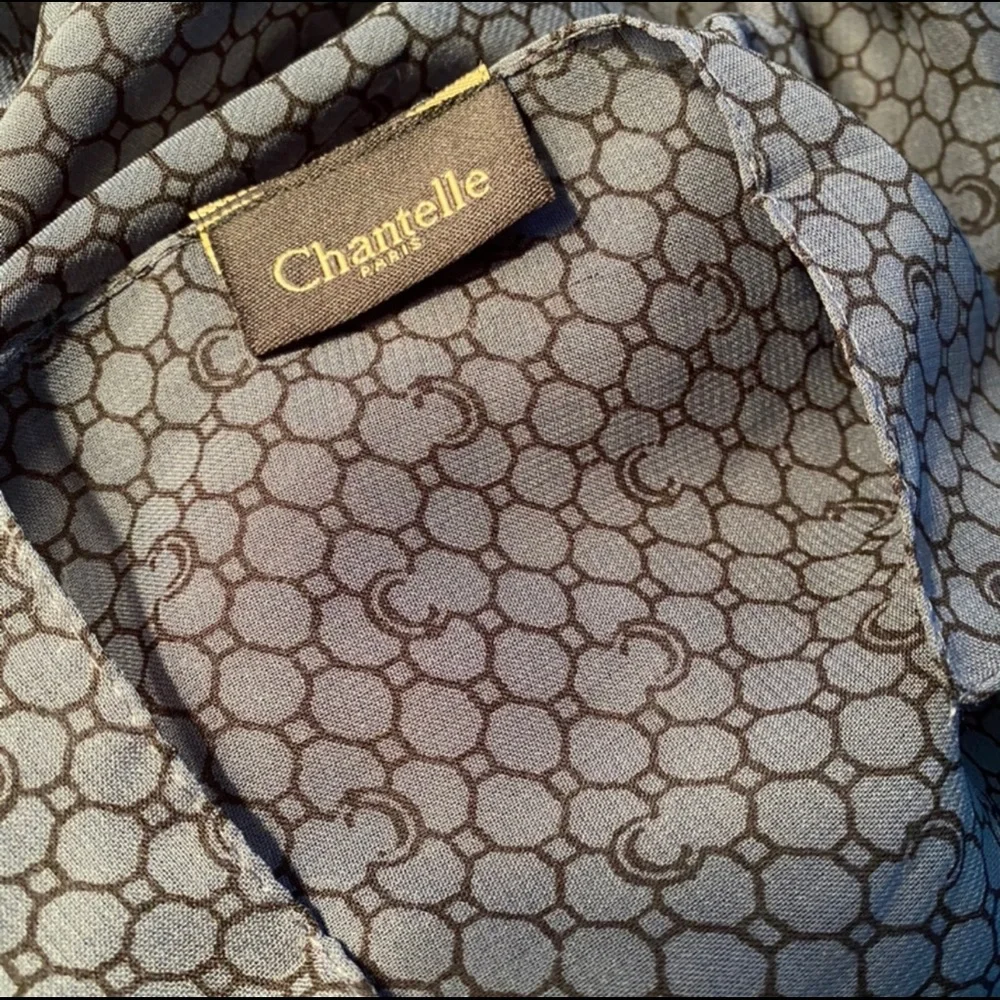 Chantelle Paris Classy Lightweight Gray & Black Scarf